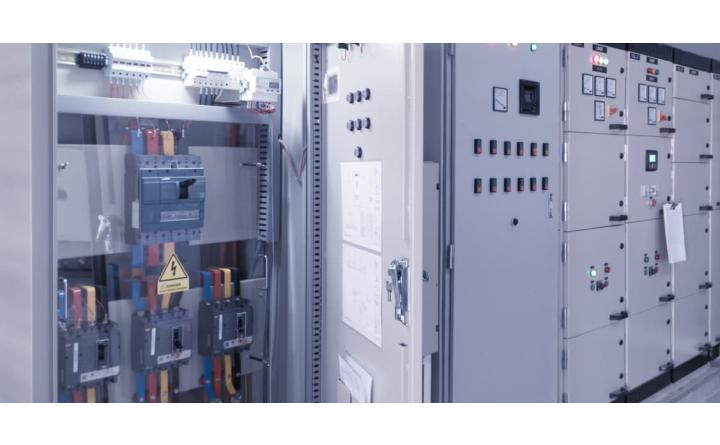 Main breaker on the distribution panel control